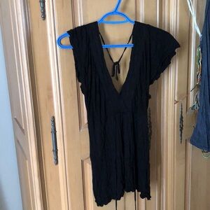 H & M Black flutter sleeve top